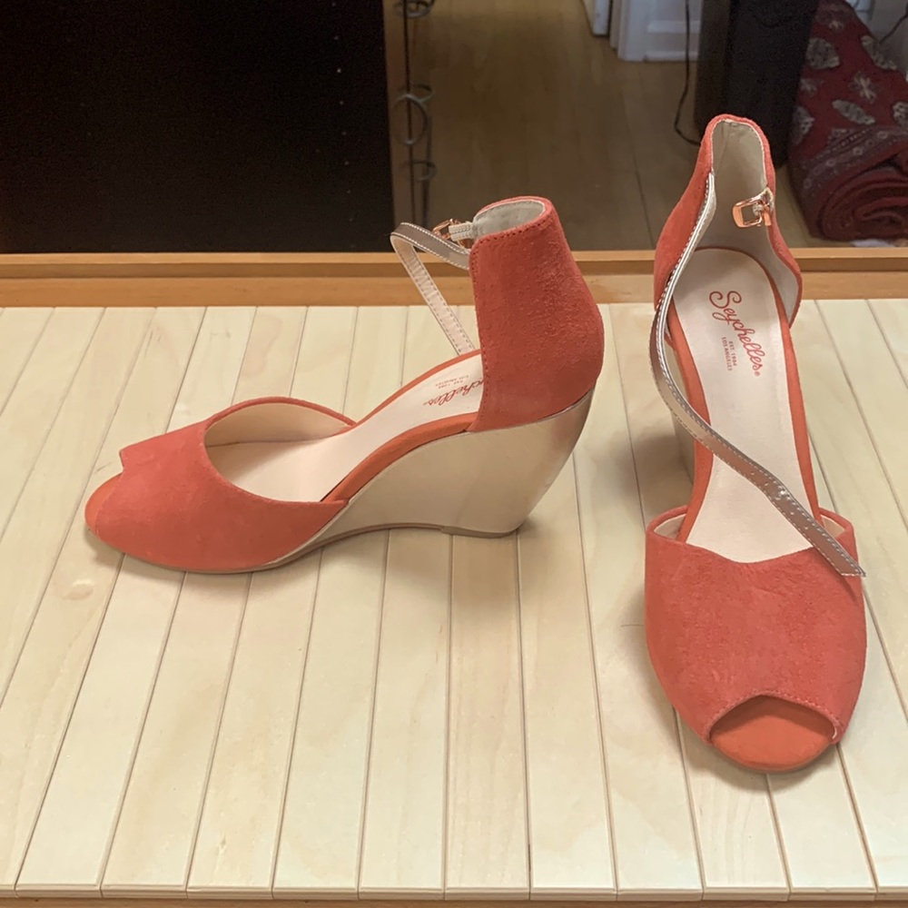 Seychelles size 8.5 wedge sandals